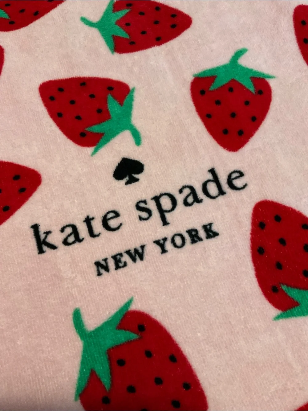 NWT Kate Spade Oversized Beach Towel - Strawberries 36”x72” Towel 1 - Picture 2 of 8